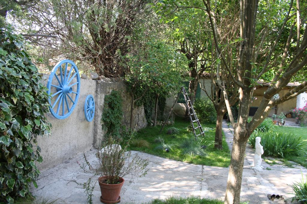 L'Abri Du Poete Panzió Besse-sur-Issole Kültér fotó
