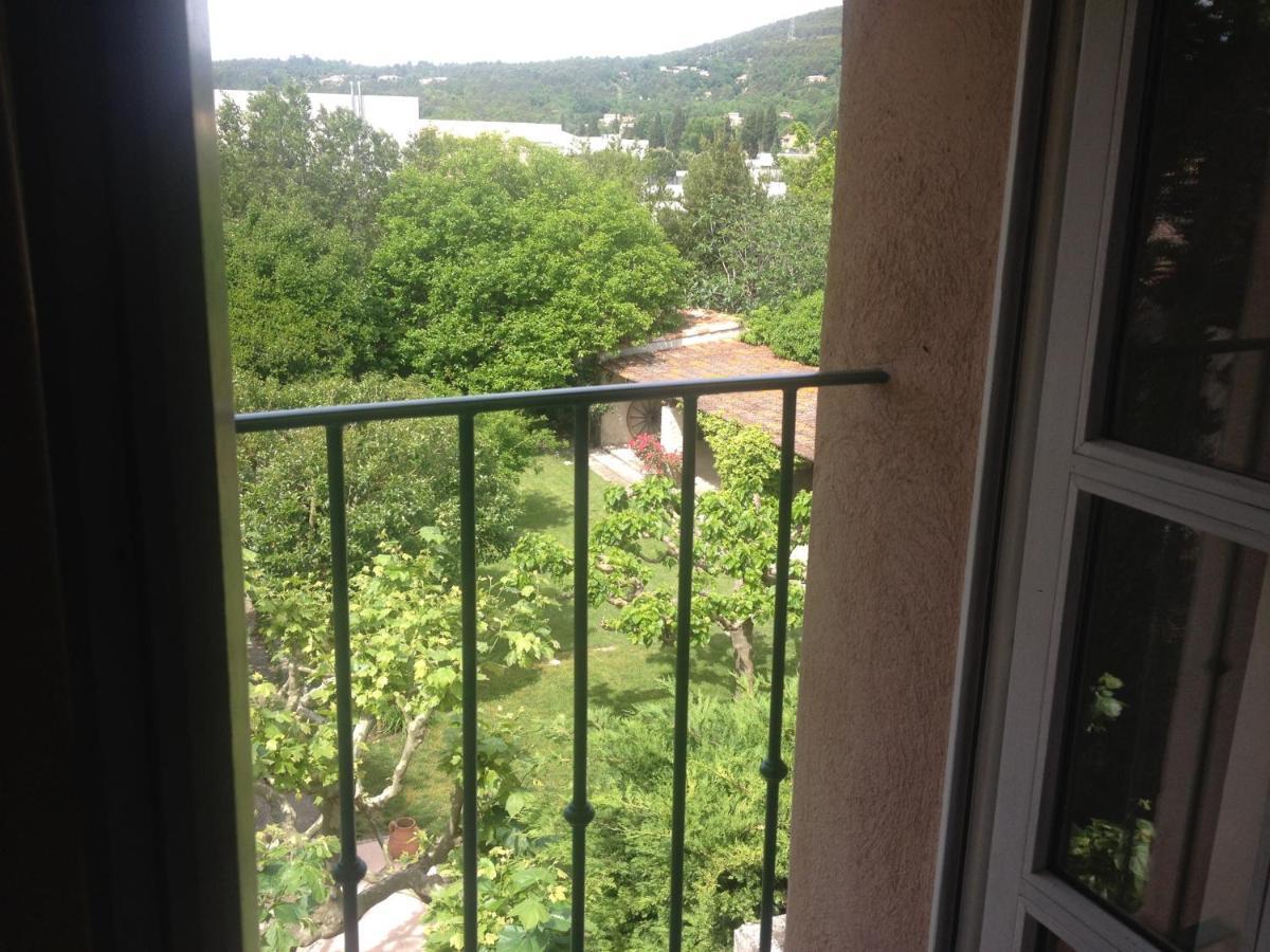 L'Abri Du Poete Panzió Besse-sur-Issole Szoba fotó